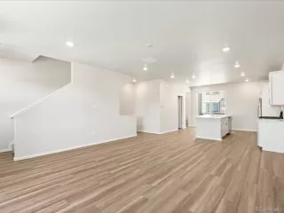 Photo #5: 4285588 Listing