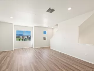 Photo #6: 4285588 Listing