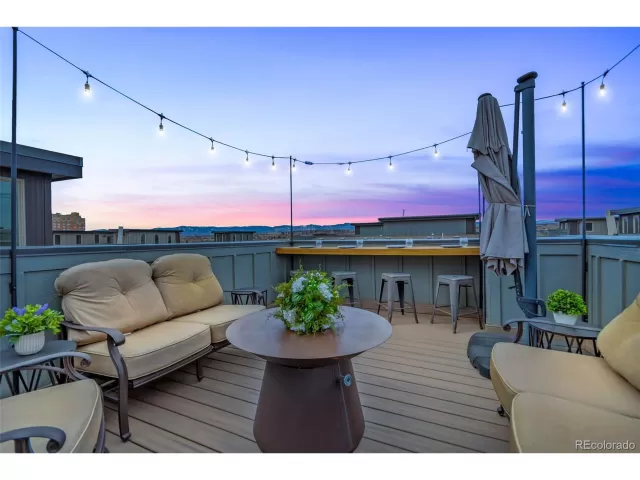 MLS: 4287948 Condo For Sale