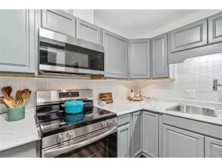 Photo #5: 4288574 Listing