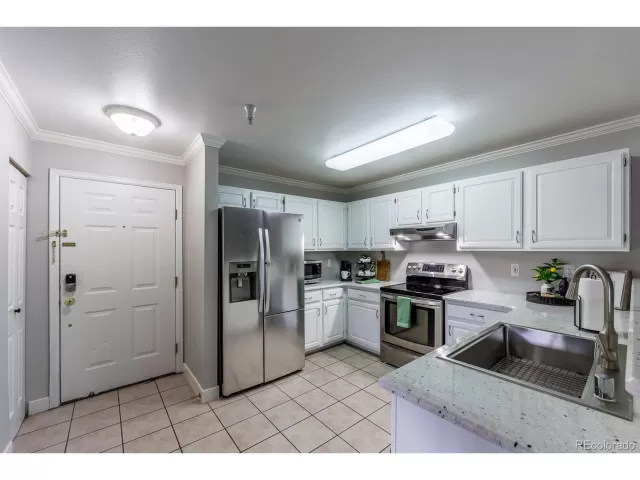 MLS: 4290875 Condo For Sale