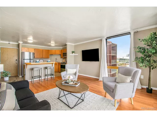 MLS: 4292120 Condo For Sale