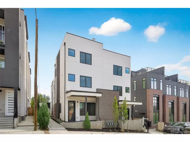 MLS: 4295721 Condo For Sale