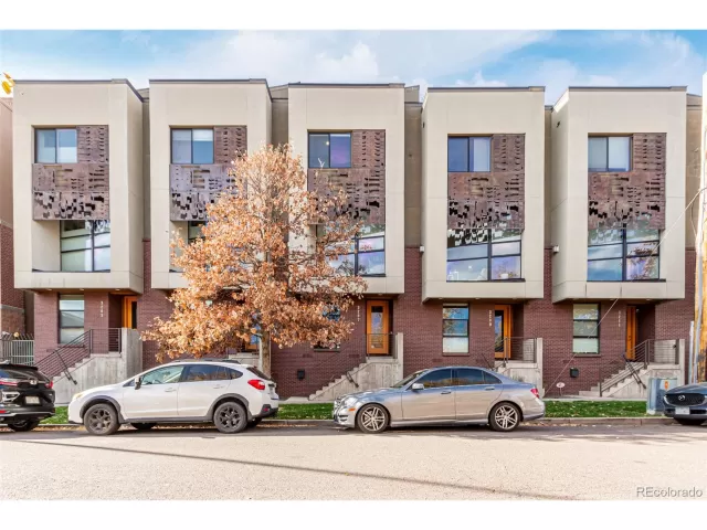 MLS: 4300663 Condo For Sale