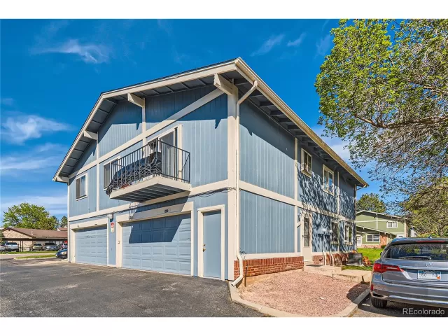 MLS: 4300671 Condo For Sale