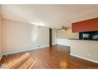 Photo #2: 4300671 Listing 