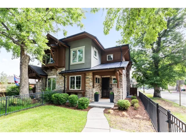 MLS: 4300677 Condo For Sale