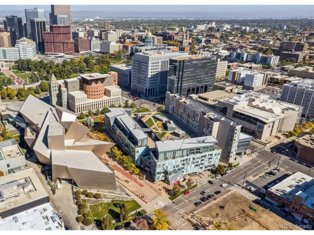 MLS: 4300846 Condo For Sale