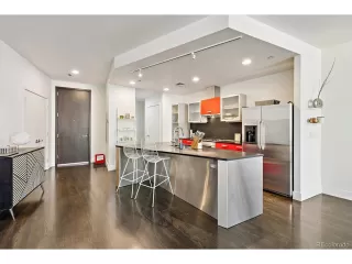 Photo #6: 4300846 Listing