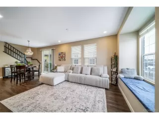 Photo #5: 4302966 Listing