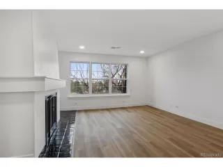 Photo #2: 4303574 Listing