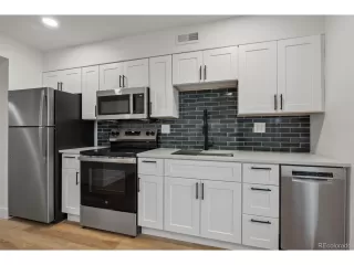 Photo #4: 4303574 Listing