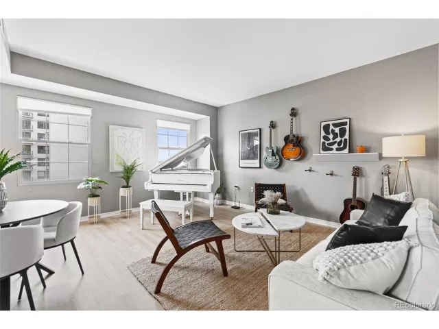 MLS: 4305431 Condo For Sale