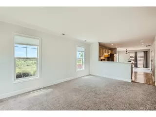 Photo #5: 4306405 Listing