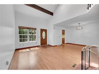 Photo #5: 4307261 Listing 