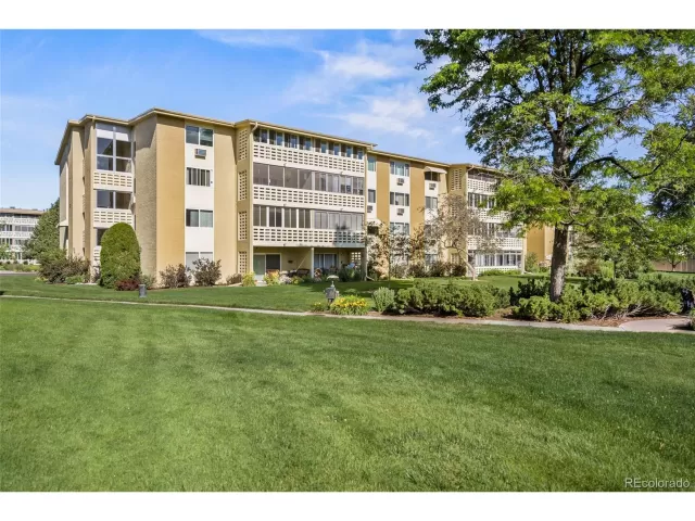 MLS: 4309269 Condo For Sale