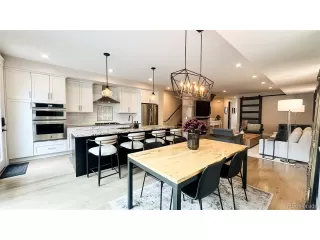 Photo #2: 4309533 Listing