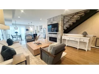 Photo #6: 4309533 Listing