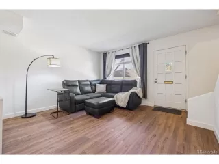 Photo #2: 4313136 Listing 