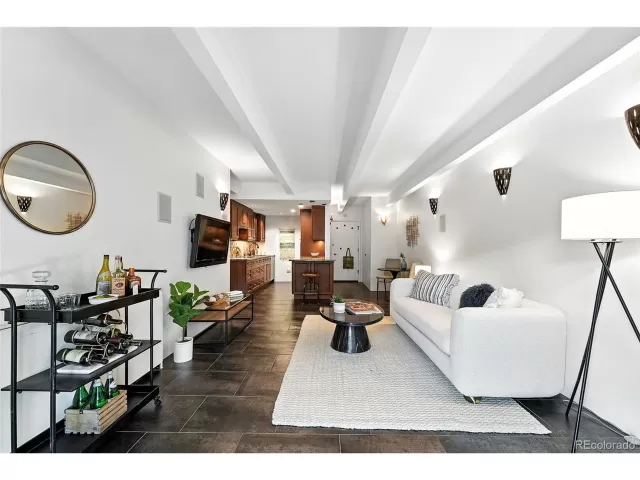 MLS: 4313161 Condo For Sale