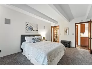 Photo #3: 4313161 Listing 