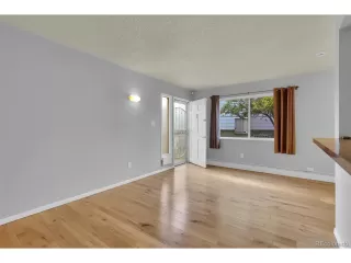 Photo #5: 4316287 Listing