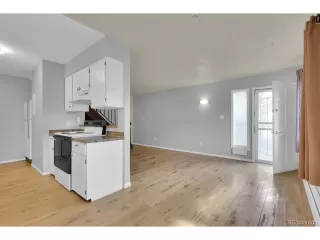 Photo #6: 4316287 Listing