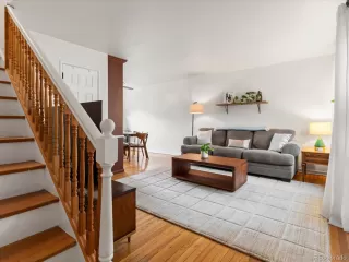 Photo #2: 4316511 Listing