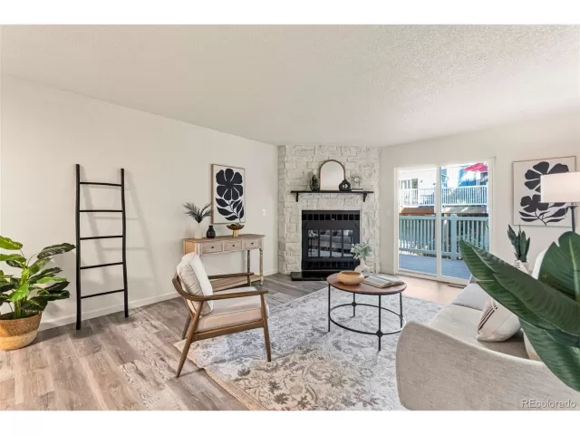 MLS: 4319908 Condo For Sale