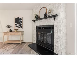 Photo #6: 4319908 Listing