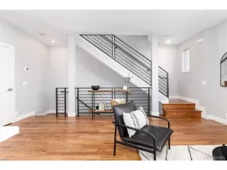 Photo #5: 4320369 Listing