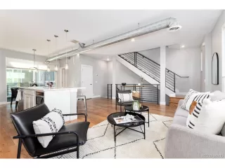 Photo #6: 4320369 Listing