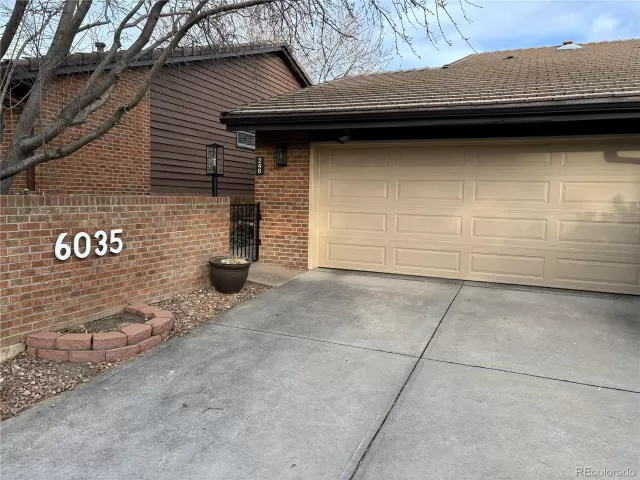 MLS: 4320811 Condo For Sale