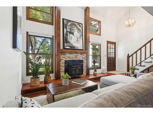 MLS: 4321446 Condo For Sale