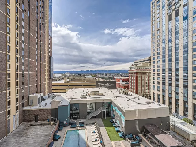 MLS: 4323330 Condo For Sale
