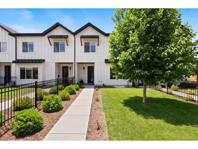 MLS: 4324515 Condo For Sale