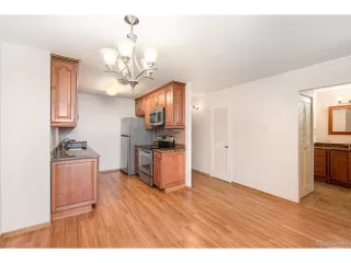 Photo #6: 4324755 Listing