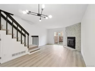 Photo #2: 4325624 Listing 