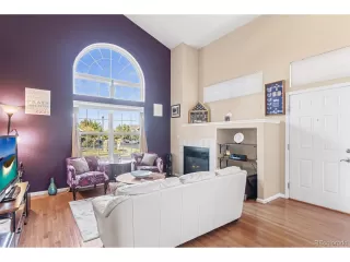 Photo #2: 4327425 Listing 