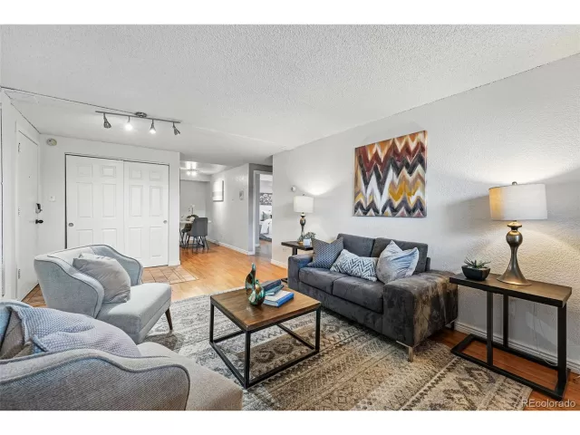 MLS: 4328657 Condo For Sale