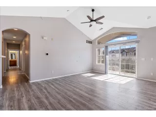 Photo #4: 4329547 Listing