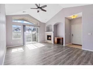 Photo #6: 4329547 Listing