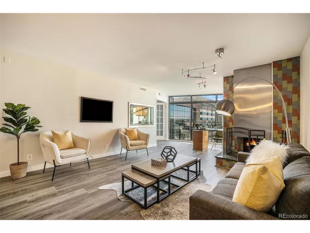 MLS: 4333491 Condo For Sale