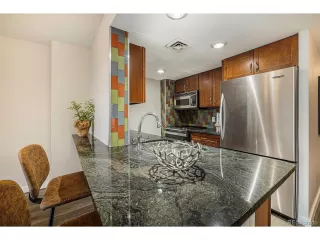 Photo #4: 4333491 Listing