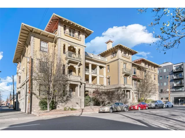 MLS: 4333731 Condo For Sale