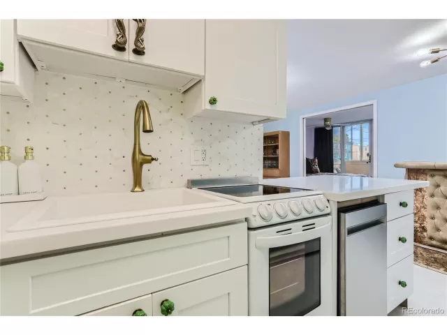 MLS: 4335835 Condo For Sale