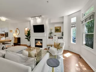 Photo #4: 4336621 Listing 