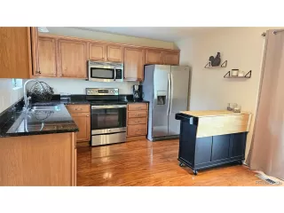 Photo #2: 4336886 Listing