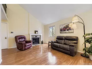 Photo #6: 4336886 Listing