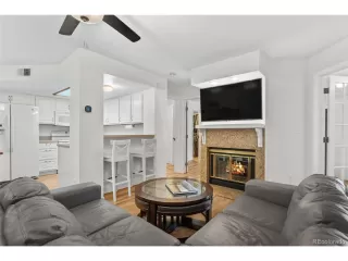 Photo #5: 4339792 Listing 